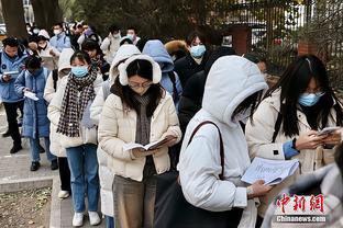 领袖气质！队友被侵犯？梅西出头，窝窝警告